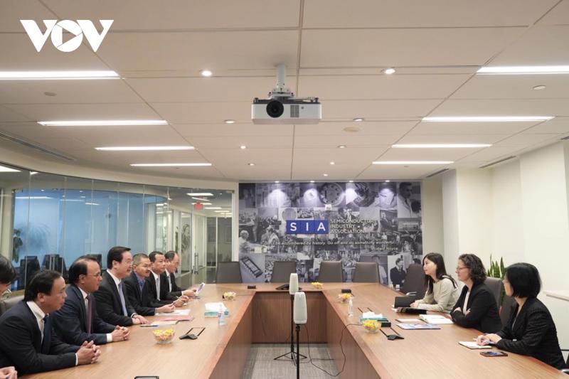 The Nghe An delegation’s meeting with the US Semiconductor Industry Association.