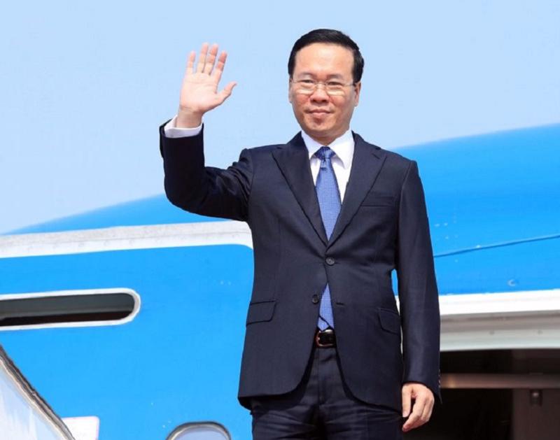 Chủ tịch nước Võ Văn Thưởng và Phu nhân cùng Đoàn đại biểu Cấp cao Việt Nam lên đường tham dự APEC 2023.