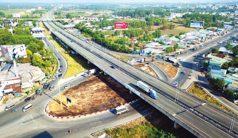 Ước tính mỗi năm, Chính phủ Việt Nam chỉ có thể dành 15-18 tỷ USD (khoảng 7% GDP) cho chi tiêu cơ sở hạ tầng trong tổng nhu cầu đầu tư hàng năm từ 25-30 tỷ USD.