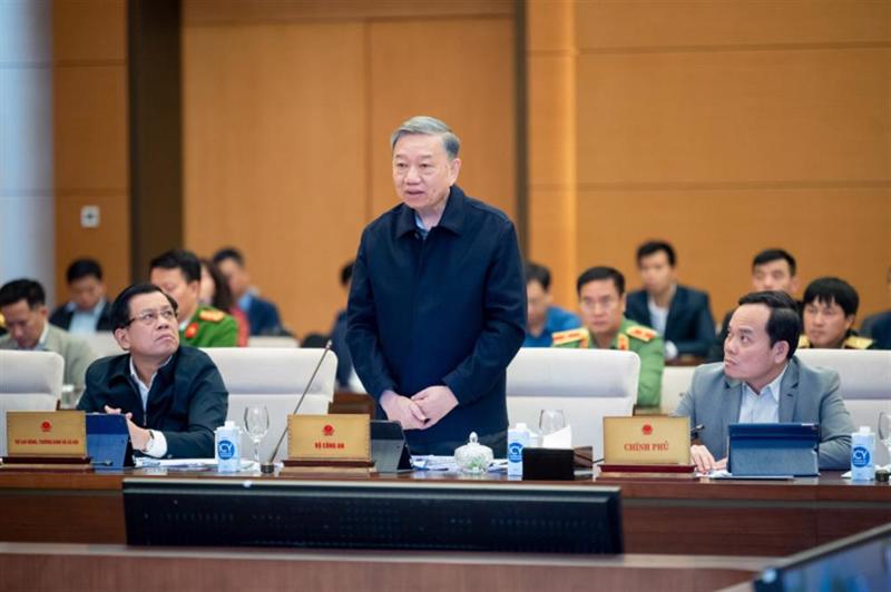 Bộ trưởng Tô Lâm phát biểu tại phiên họp. 