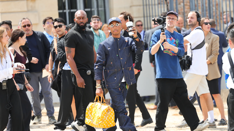Pharrell Williams từng xuất hiện trên phố với chiếc túi Millionaire Speedy. Ảnh: British GQ