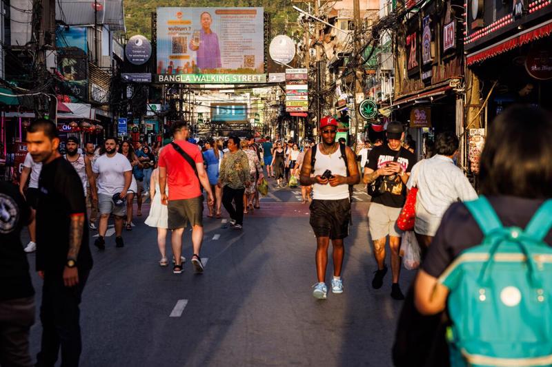 Thái Lan muốn miễn thị thực và cho phép du khách châu Âu ở lại 90 ngày. Ảnh: Bloomberg
