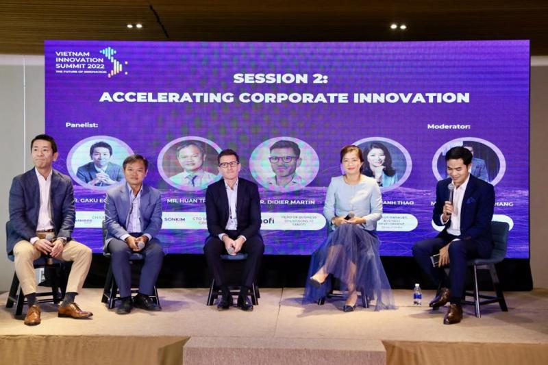 Tọa đàm trong khuôn khổ Vietnam Innovation Summit 2022. Ảnh minh họa.