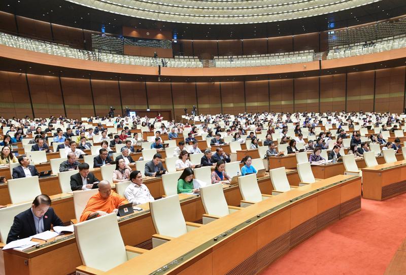 Quốc hội thảo luận dự án Luật Bảo hiểm xã hội (sửa đổi) sáng 23/11. Ảnh - Quochoi.vn.