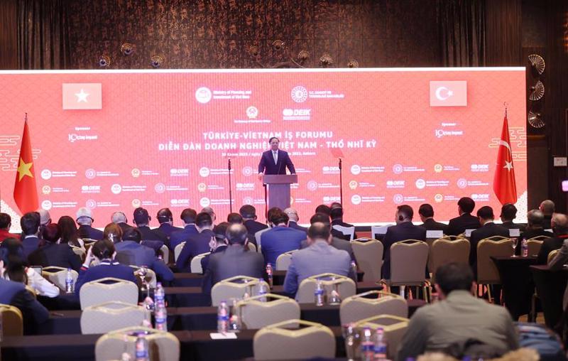 Prime Minister Pham Minh Chinh addressing the Vietnam-Turkey Business Forum in Ankara on November 30. Photo: VGP