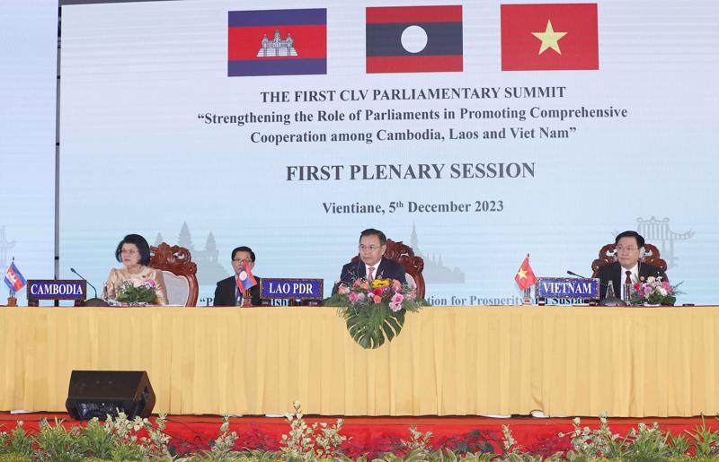 Lễ khai mạc trọng thể và Phiên toàn thể đầu tiên của Hội nghị cấp cao Quốc hội ba nước Cam-pu-chia – Lào – Việt Nam (CLV) lần thứ nhất. Ảnh: Quốc hội.