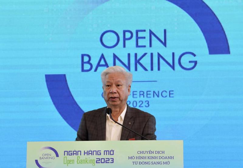 Mr. Dao Quang Binh, General Managing Editor and General Director of VnEconomy / VET, is speaking at the Open Banking 2023 conference on December 7. (Photo: Viet Dung)