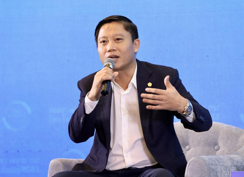 Ông Nguyễn Chiến Thắng, Giám đốc Trung tâm Ngân hàng số BIDV chia sẻ tại hội thảo. Ảnh: Trí Dũng.