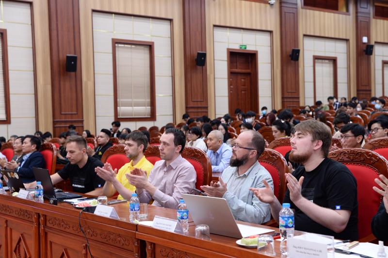 Đại diện Ban tổ chức cuộc thi tham dự lễ khai mạc Hackathon Quốc tế “1C Skills Camp Hackathon Hanoi 2023”