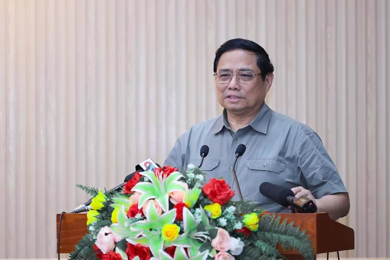 Prime Minister Pham Minh Chinh at the working session with authorities in Ca Mau province on December 10.