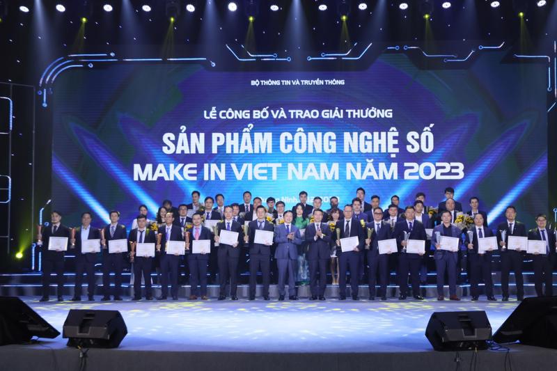 Trao giải thưởng “Sản phẩm công nghệ số Make in Viet Nam năm 2023".