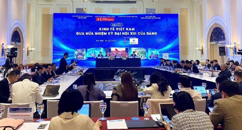Diễn đàn kinh tế Việt Nam qua nửa nhiệm kỳ Đại hội XIII của Đảng.