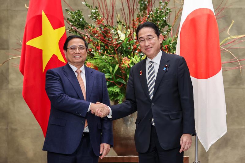 Thủ tướng Phạm Minh Chính và Thủ tướng Kishida Fumio. Ảnh: VGP.