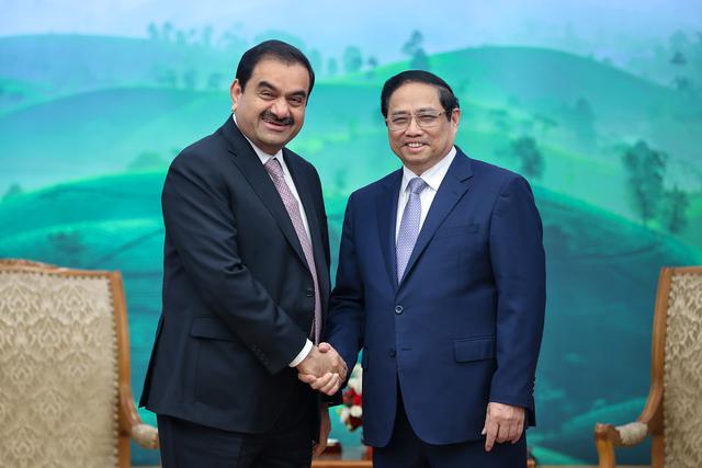 Prime Minister Pham Minh Chinh receives Mr. Gautam Adani, Chairman of the Adani Group. Photo: VGP