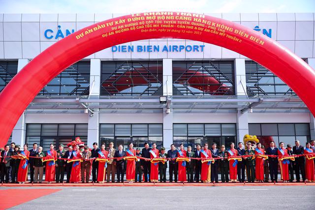 Prime Minster Pham Minh Chinh attended the inaugruation ceremony for upgrades to Dien Bien Airport. 