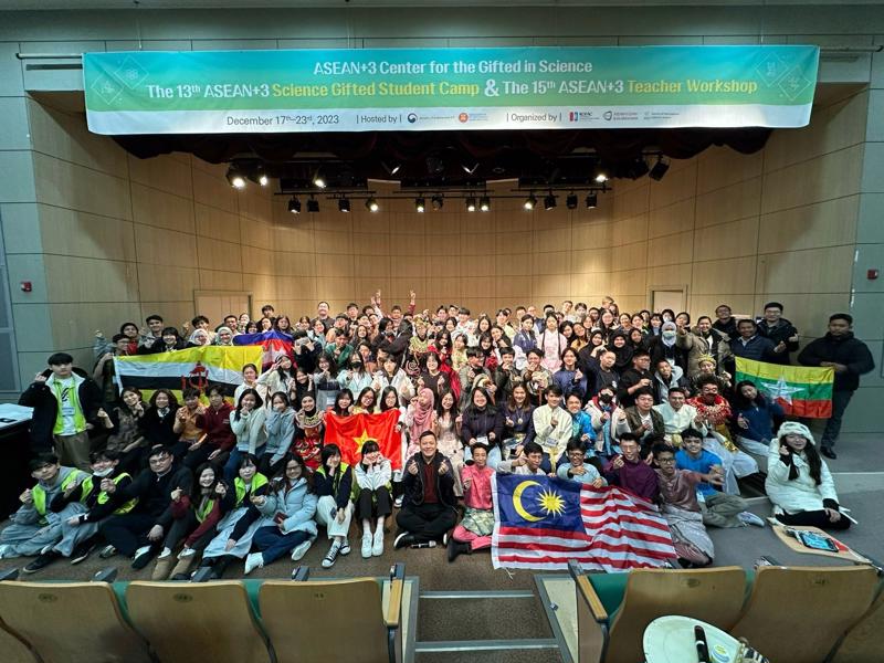 Hội trại năng khiếu khoa học ASEAN+3 đã thu hút 104 em học sinh và 25 giáo viên hướng dẫn đến từ 10 nước Đông Nam Á (Brunei, Campuchia, Indonesia, Việt Nam, Lào, Malaysia, Myanmar, Philippine, Singapore, Thái Lan) cùng với Hàn Quốc, Trung Quốc và Thuỵ Điển.