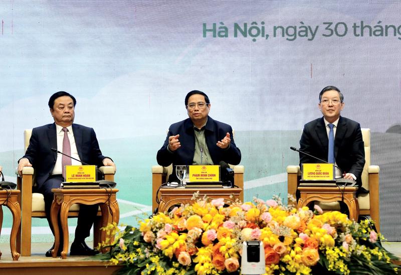 Thủ tướng Phạm Minh Chính chủ trì đối thoại với nông dân tại điểm cầu Hà Nội.