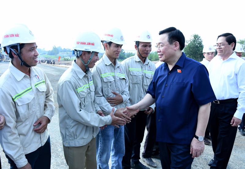 Chủ tịch Quốc hội Vương Đình Huệ tại Dự án đầu tư xây dựng đường bộ cao tốc Biên Hòa - Vũng Tàu tại thị xã Phú Mỹ. Ảnh: Quốc Hội