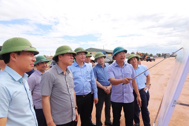Ông Đỗ Trọng Hưng, Bí thư Tỉnh ủy Thanh Hóa đi kiểm tra tình hình thi công một số dự án giao thông, thủy lợi trọng điểm trên địa bàn 