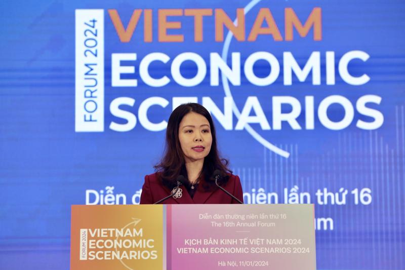 Thứ trưởng Bộ Ngoại giao gợi mở một số xu hướng đáng chú ý nổi lên về kinh tế toàn cầu năm 2024 - Ảnh: Việt Dũng.