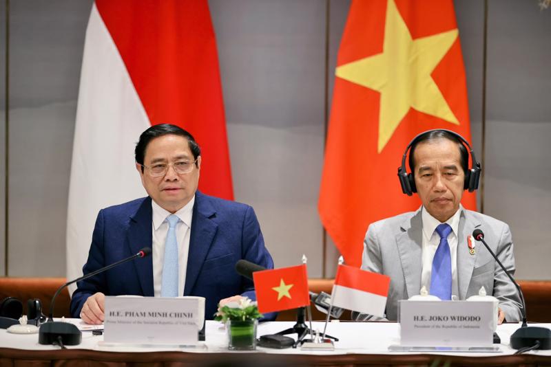 Thủ tướng Phạm Minh Chính và Tổng thống Joko Widodo tại đối thoại - Ảnh: VGP