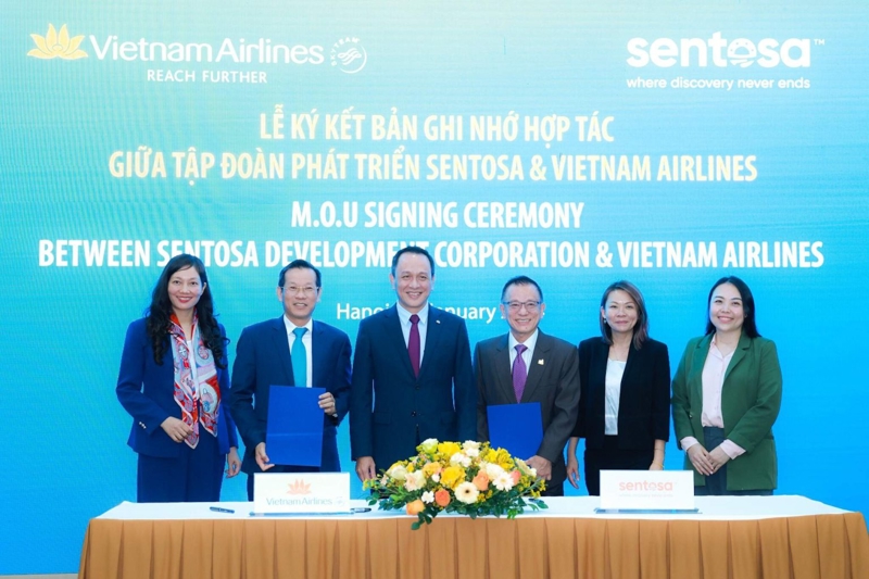 Vietnam Airlines signs MoU to promote Singapore’s Sentosa Island