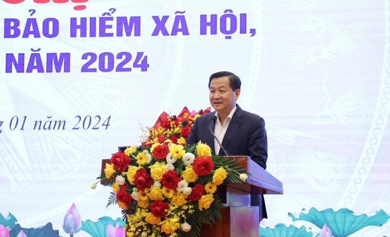 Phó Thủ tướng Chính phủ Lê Minh Khái phát biểu tại hội nghị triển khai nhiệm vụ năm 2024 của Bảo hiểm xã hội Việt Nam. Ảnh - Bảo hiểm xã hội Việt Nam.