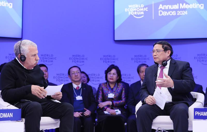 Thủ tướng Chính phủ Phạm Minh Chính tham dự và phát biểu với vai trò diễn giả chính tại Phiên đối thoại chính sách "Việt Nam: Định hướng tầm nhìn toàn cầu" - Ảnh: VGP