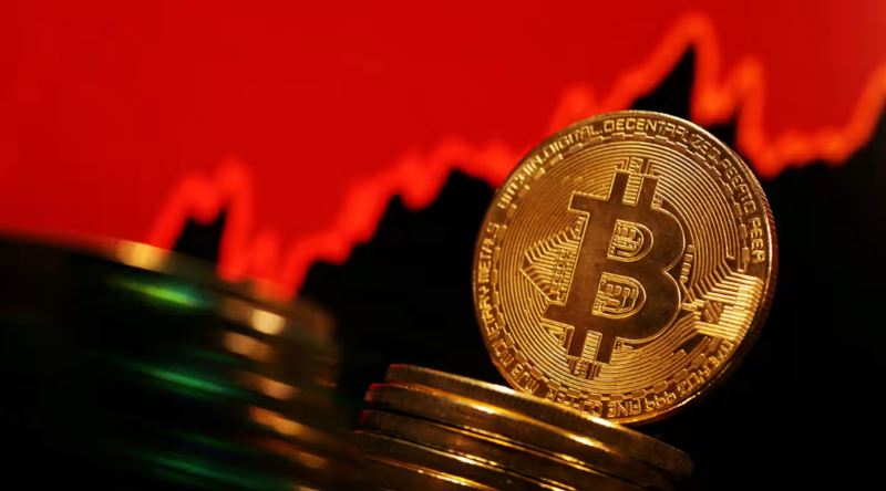 MAS sẽ không cấp phép ETF bitcoin giao ngay để bán cho các nhà đầu tư cá nhân - Ảnh: Reuters