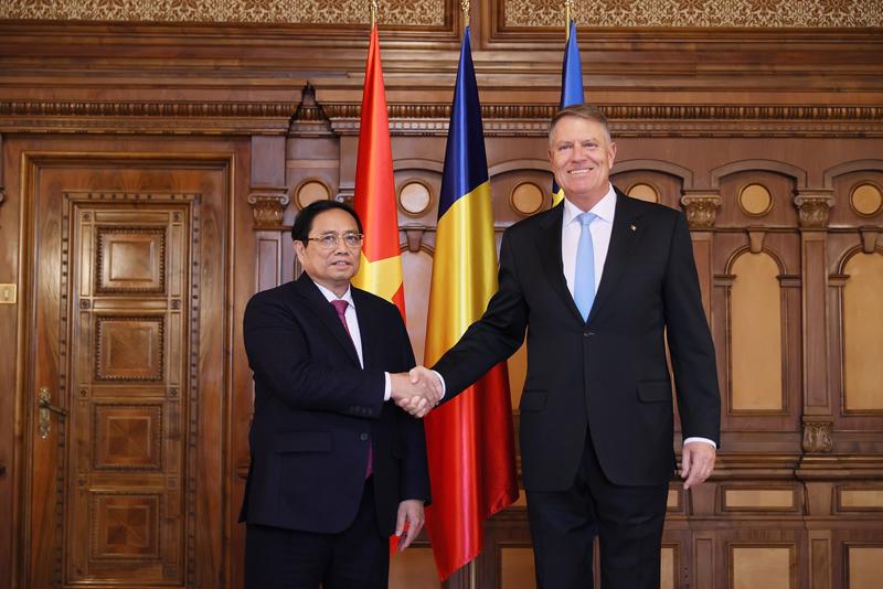 Thủ tướng Phạm Minh Chính hội kiến Tổng thống Romania Klaus Iohannis - Ảnh: VGP