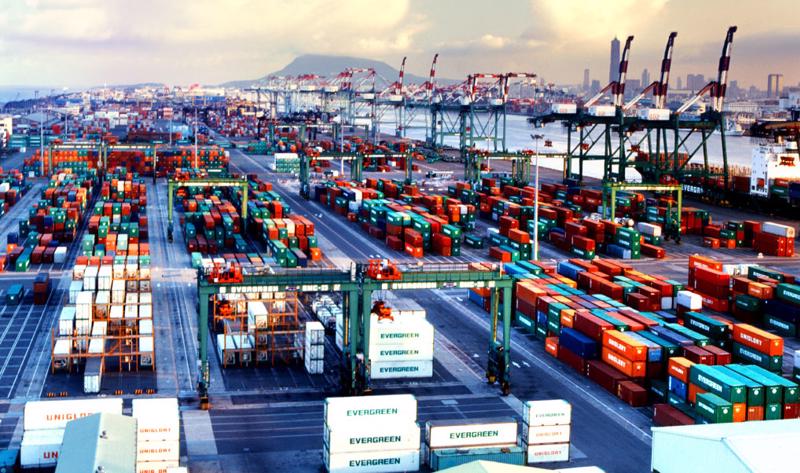 Ngành dịch vụ logistics đóng góp tích cực vào các hoạt động kinh tế của đất nước.