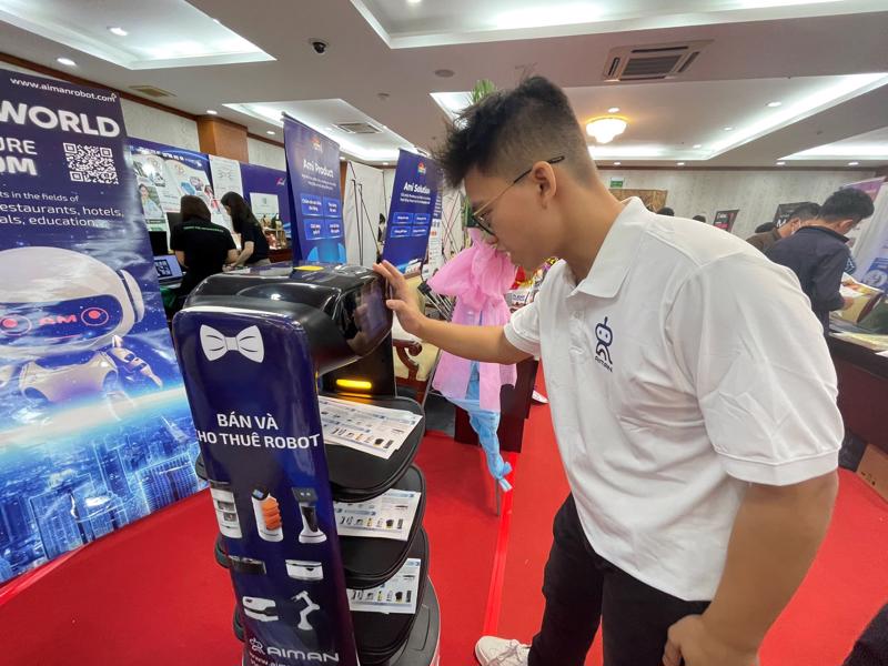 A product from the Roboworld startup in Ho Chi Minh City showcased at the 2023 Techfest. Photo: VnExpress