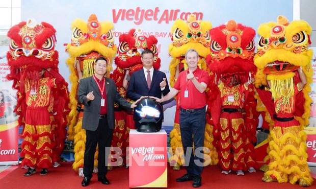 At the inauguration ceremony of the new route connecting Ho Chi Minh City of Vietnam and Chengdu of China. (Photo: VNA)