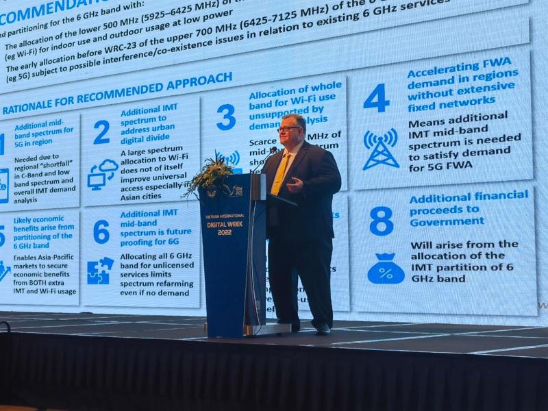 Ông Scott Minehane, Giám đốc điều hành Windsor Place Consulting, phát biểu tại Hội nghị 5G ASEAN lần thứ 3 tại Hà Nội vào ngày 11 tháng 10 năm 2022