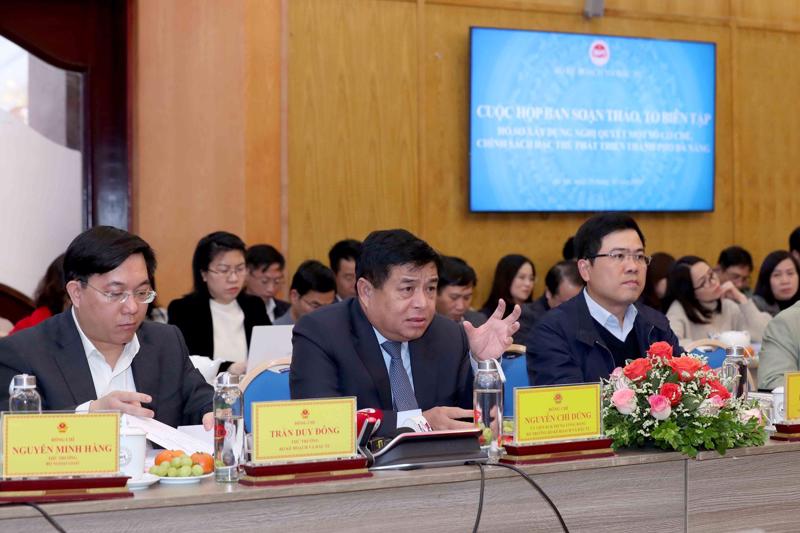 Bộ trưởng Bộ Kế hoạch và Đầu tư Nguyễn Chí Dũng chia sẻ tại cuộc họp.