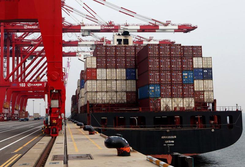 Giant cranes at the Hanjin Shipping container terminal in Incheon Port. (Source: Reuters)