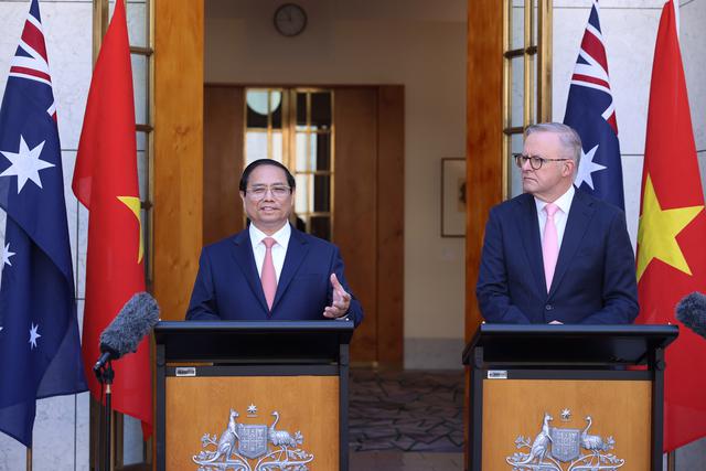 Prime Minister Pham Minh Chinh addresses a press briefing after talks with Australian Prime Minister Anthony Albanese in Canberra on March 7. Photo: VGP