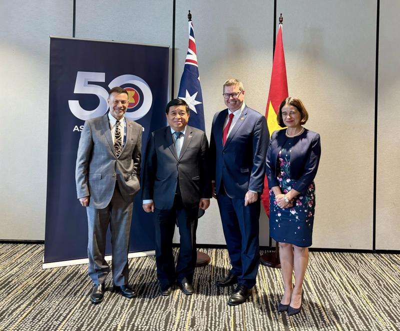Bộ trưởng Bộ Kế hoạch và Đầu tư Nguyễn Chí Dũng gặp, làm việc với ông Pat Conroy, Bộ trưởng Phát triển quốc tế và Thái Bình Dương của Australia. (Ảnh: MPI)