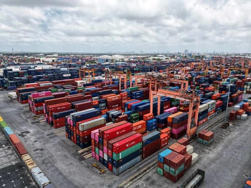 Revenue from import-export activities in the first two months of this year was estimated at $1.3 billion. (Source: VNA) 