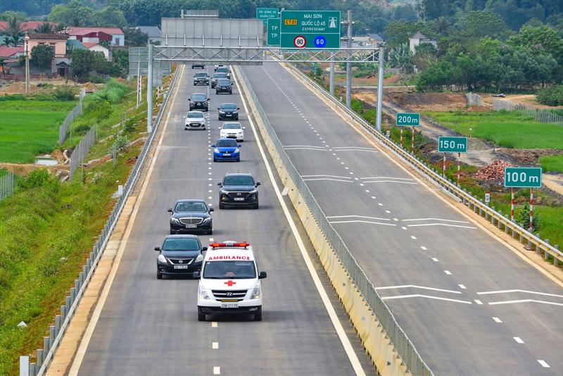 Để khai thác đồng bộ, UBND tỉnh Ninh đề nghị mở rộng đoạn Mai Sơn - Quốc lộ 45 tối thiểu đạt 4 làn xe hoàn chỉnh.