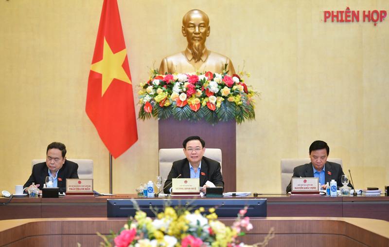 Chủ tịch Quốc hội Vương Đình Huệ phát biểu tại phiên họp - Ảnh: Quochoi.vn