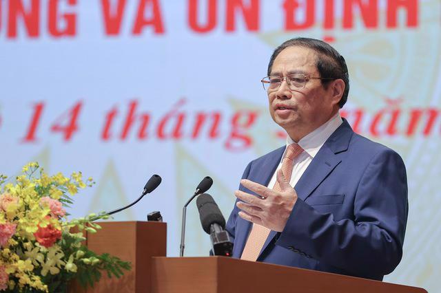 Prime Minister Pham Minh Chinh chairing the conference. 