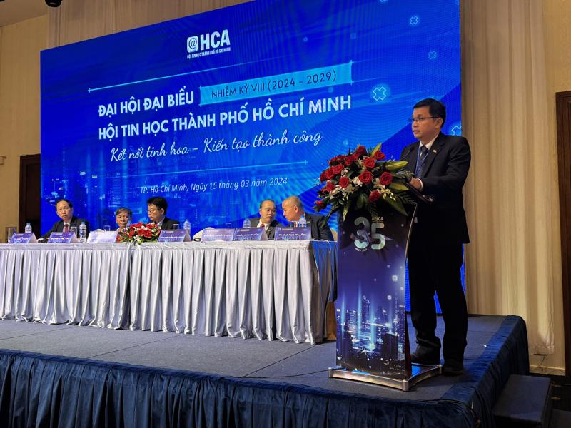 Tân Chủ tịch Hội Tin học TP.HCM (HCA) Lâm Nguyễn Hải Long phát biểu tại Đại hội đại biểu nhiệm kỳ VIII (2024-2029) và Lễ Kỷ niệm 35 năm thành lập.