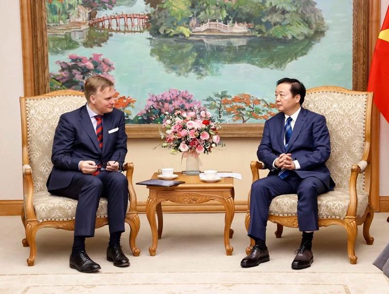 Deputy Prime Minister Tran Hong Ha meeting with Mr Keith Svendsen on March 18. (Source: VNA)