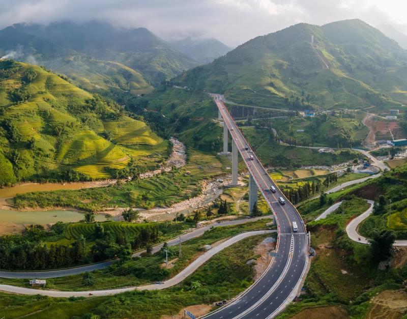 Lào Cai yêu cầu dừng thu phí (cả hai chiều) đối với Dự án xây dựng đường nối đường cao tốc Nội Bài - Lào Cai 