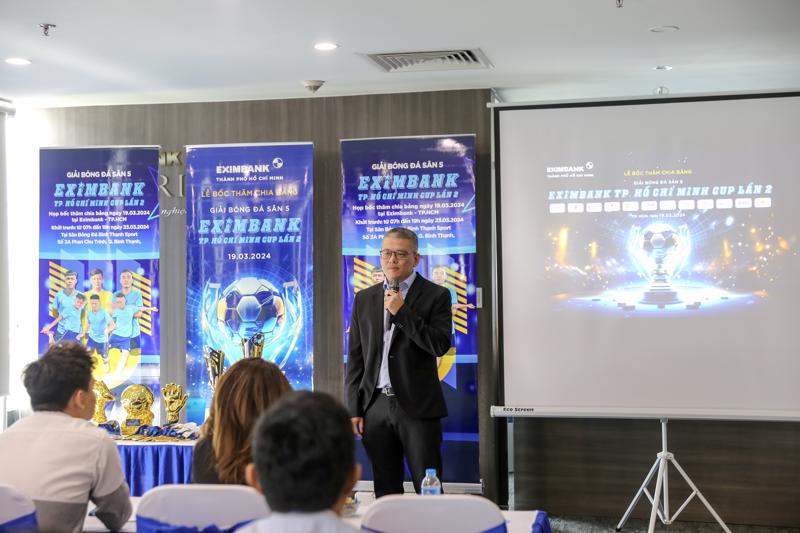 Ông Đoàn Khắc Hoàng, Giám đốc Eximbank TP.HCM - Trưởng Ban tổ chức Giải chia sẻ.