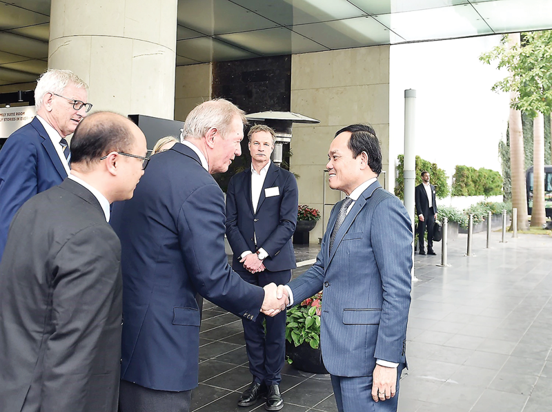 Phó Thủ tướng Trần Lưu Quang giao lưu cùng các lãnh đạo doanh nghiệp Bắc Âu tại Hội nghị thường niên các CEO Bắc Âu diễn ra 10 - 12/3 tại Hà Nội.