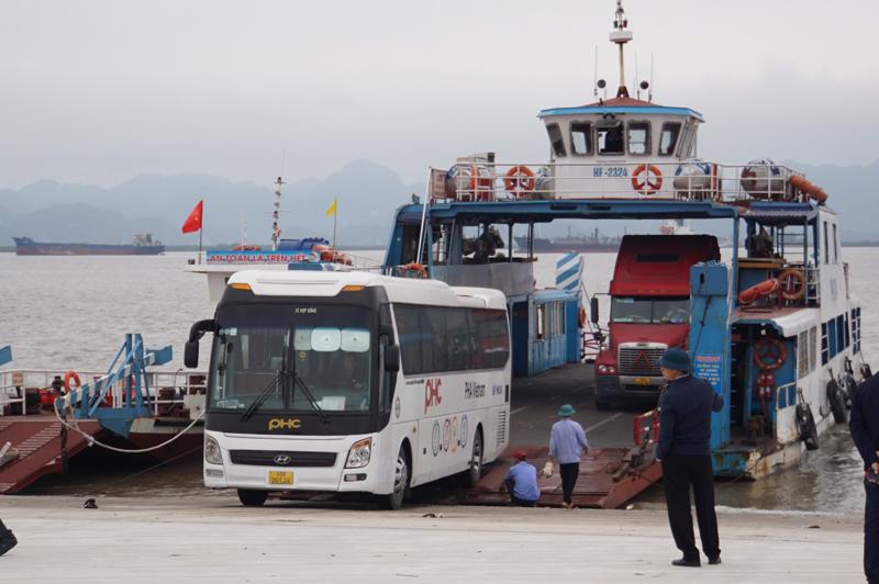 Bến phà Đồng Bài - Cái Viềng được thuê thêm 4 phà phục vụ khách ra đảo Cát Bà mùa du lịch biển 2024
