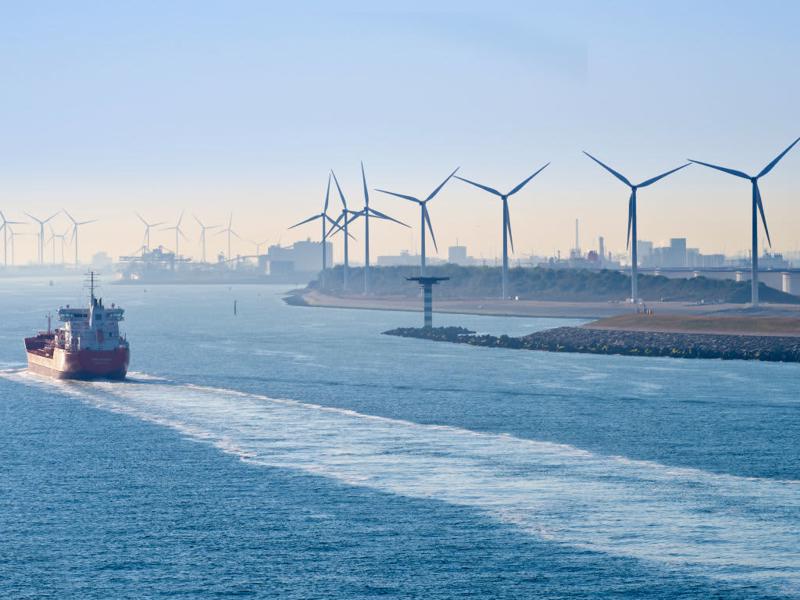 Các quốc gia tham dự vòng đàm phán của IMO tại London vừa đi đến thỏa thuận đưa phát thải ròng của lĩnh vực vận tải biển bằng 0 "vào hoặc vào khoảng năm 2050" - Ảnh: Getty Images