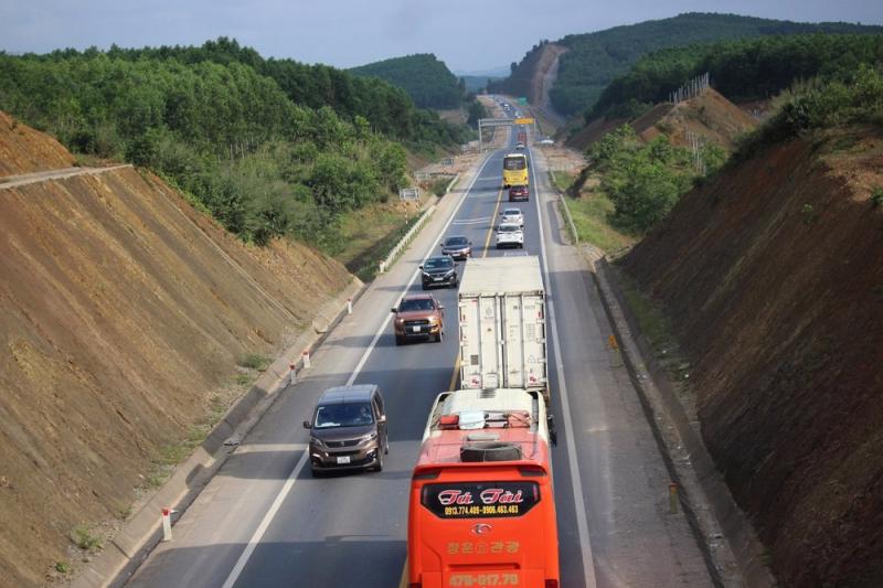 Cao tốc Cam Lộ - La Sơn. Ảnh Hải Lan